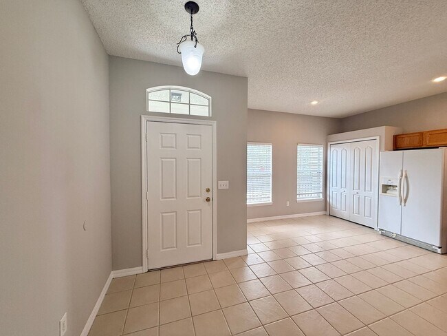 Building Photo - GREAT 3/2 HOME IN WATERSIDE SOUTHEAST ORLANDO