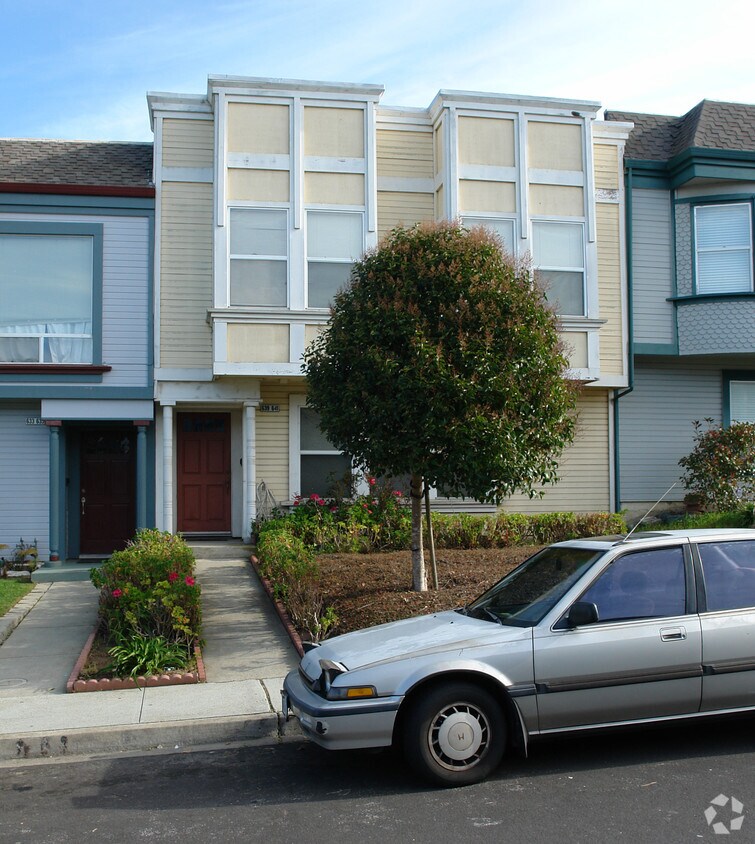 Building Photo - 639-641 Abbot Ave