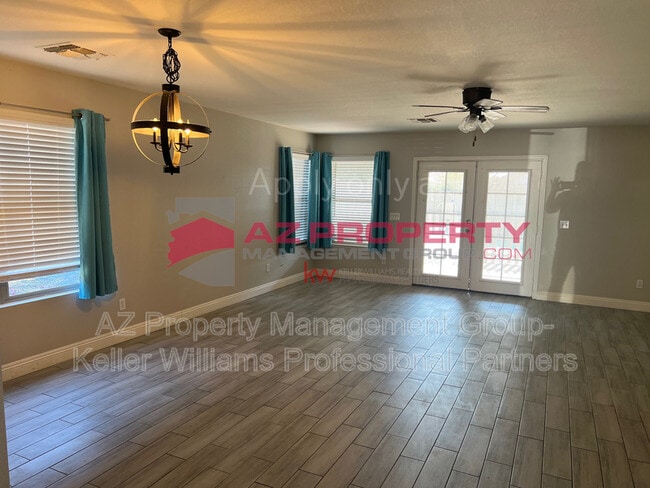 Foto del edificio - 11329 E Elena Ave