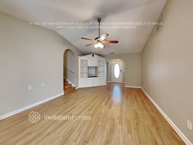 Foto del edificio - 724 Russell Ridge Rd