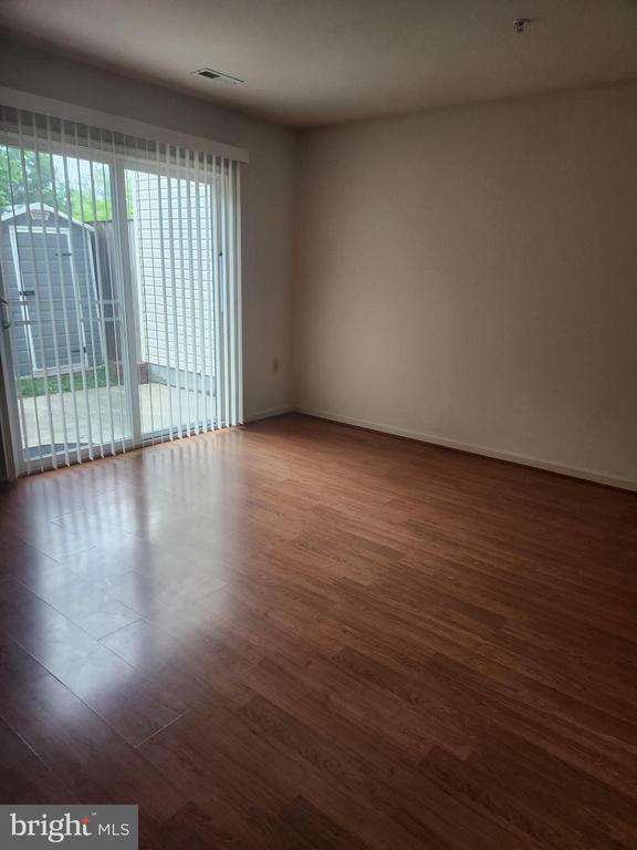 Foto del edificio - 1234 Oakwood Dr