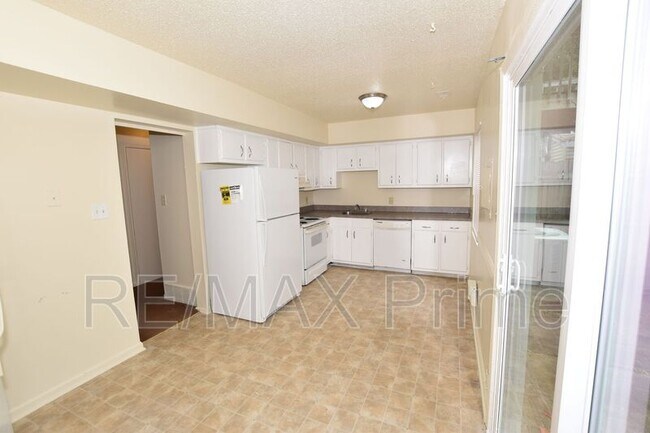 Building Photo - 6006 Edgelake Dr