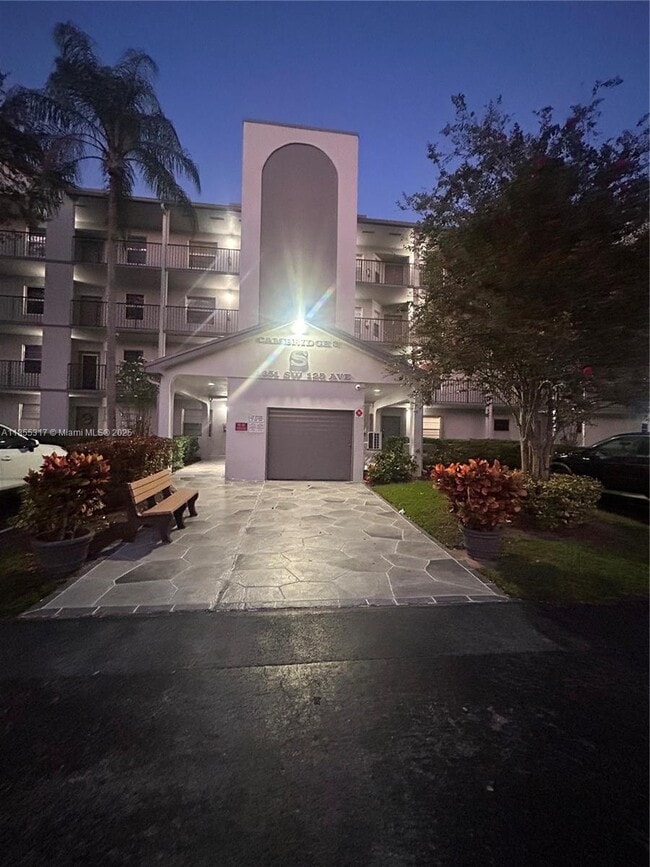 Building Photo - 1351 SW 125th Ave