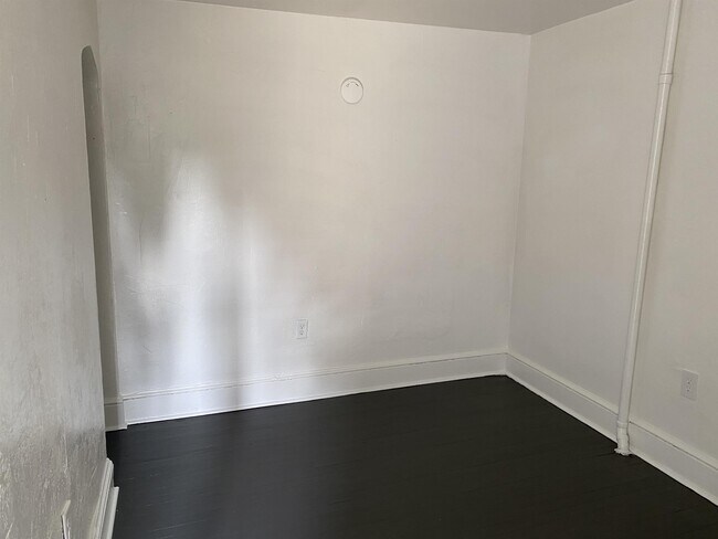 Foto del edificio - 28 E Maple St