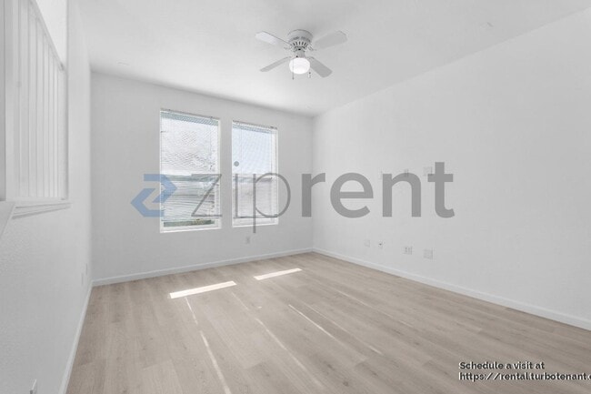 Foto del edificio - 10923 Tower Park Dr