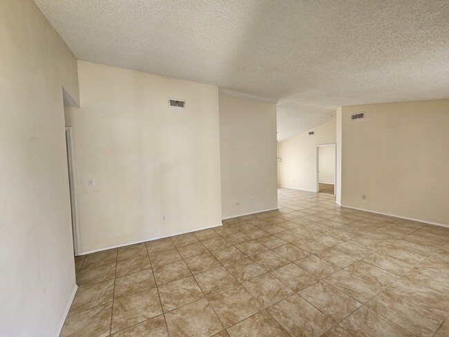 Foto del edificio - 311 Oak Ln Dr