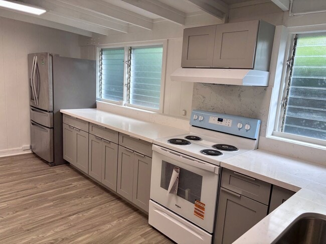 Building Photo - OAHU9364