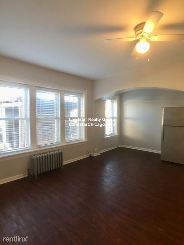 Building Photo - 1429 W Lunt Ave