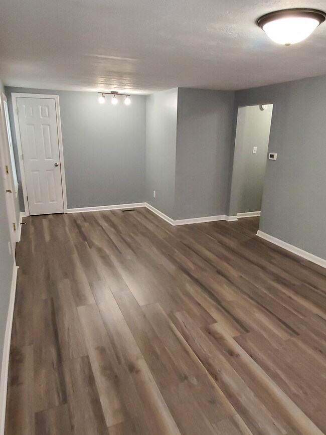 Foto del edificio - 1113 E Sumner Ave