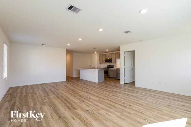 Foto del edificio - 24223 Becker Hollow Ln