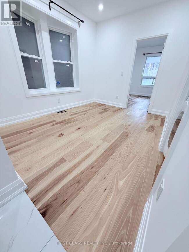 Photo du bâtiment - 144 Denison Ave