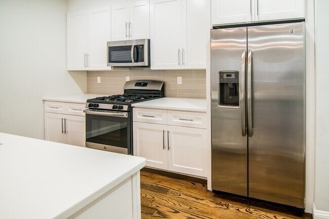 Photo - 757 Washington St Townhome