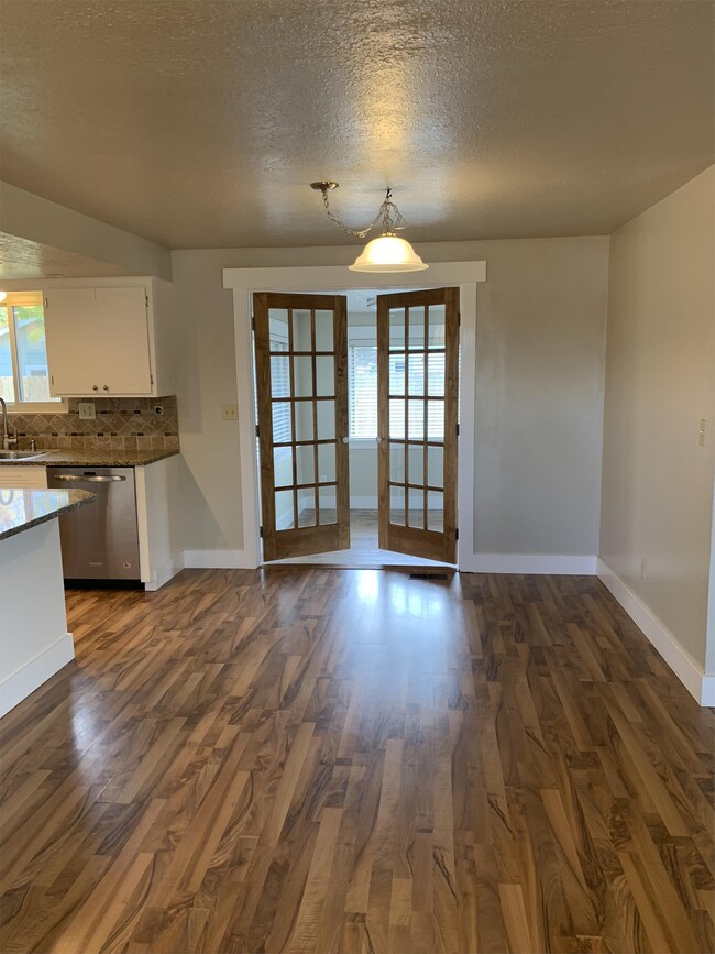 Building Photo - 6320 Shandee Dr