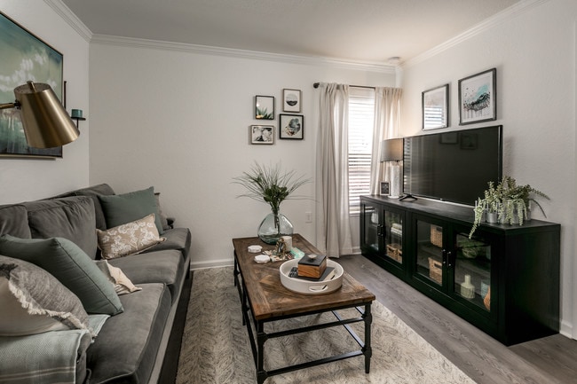 Building Photo - Landmark Apartments- AL