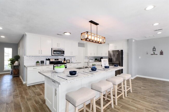Building Photo - 4722 Northrup Dr