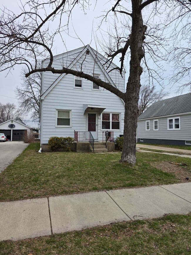 Building Photo - 912 W Glendale Ave