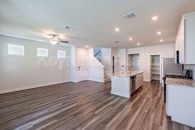 Foto del edificio - 7501 Chesapeake Rail Ln