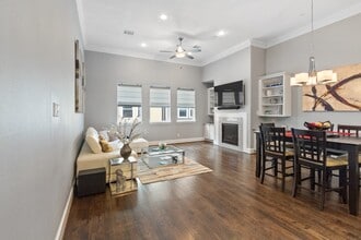 Building Photo - 2409 Lawrence St