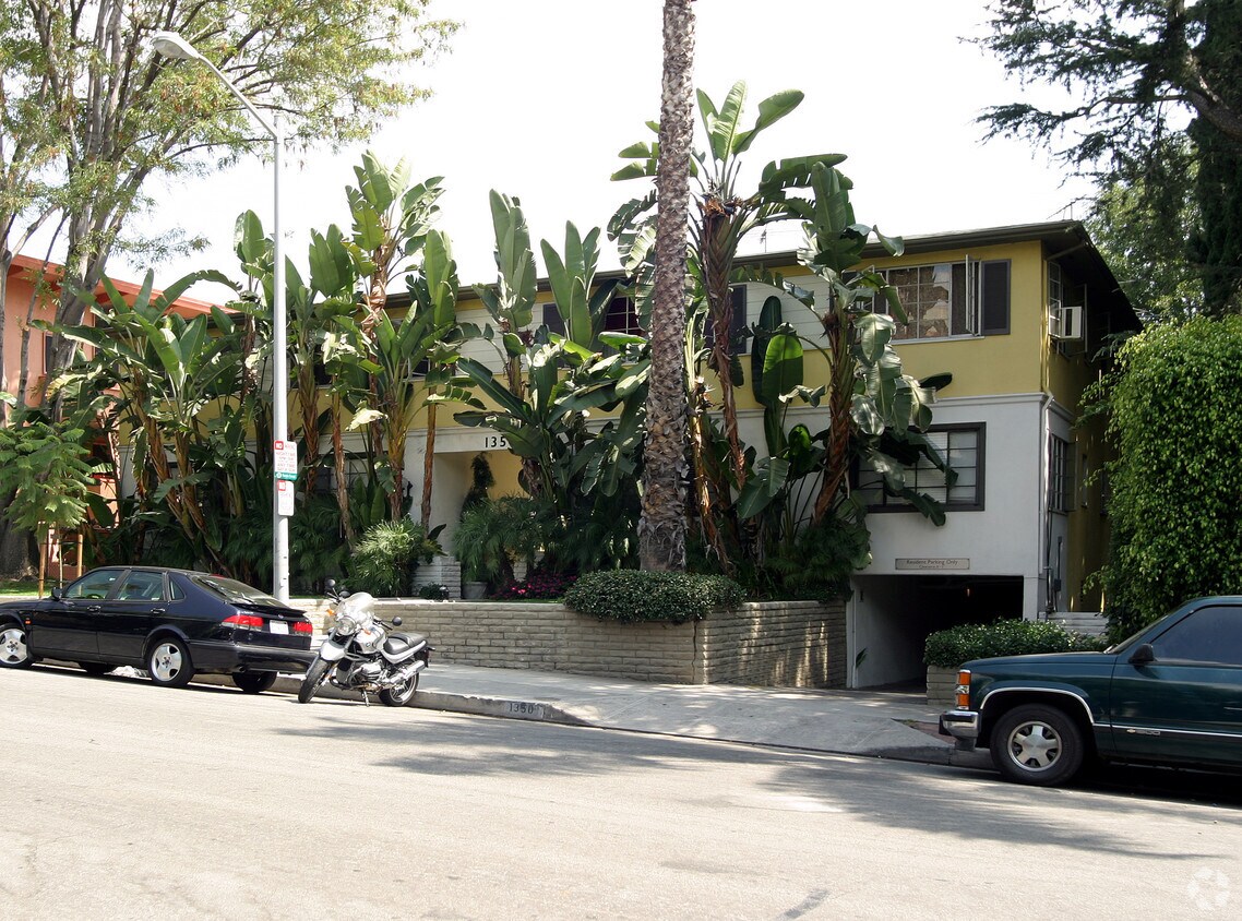 Primary Photo - 1350 N Hayworth Ave
