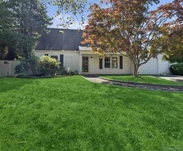 Building Photo - 3 Meadowgrass Ln