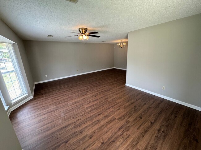 Foto del edificio - 10A Woodcreek Way SW