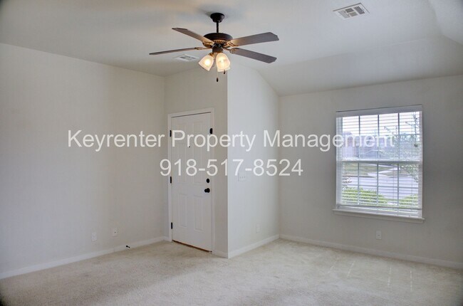 Foto del edificio - Coming Soon! 3 bed/2 bath!