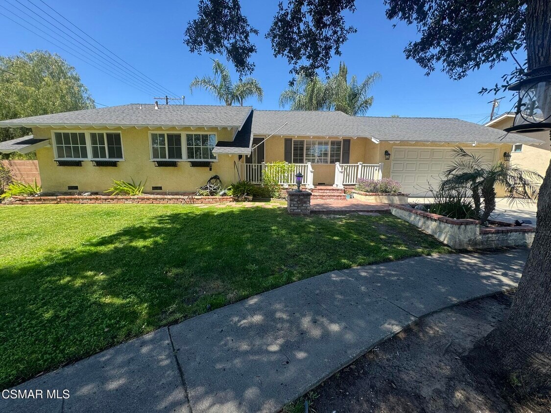 Foto principal - 22359 Lanark St