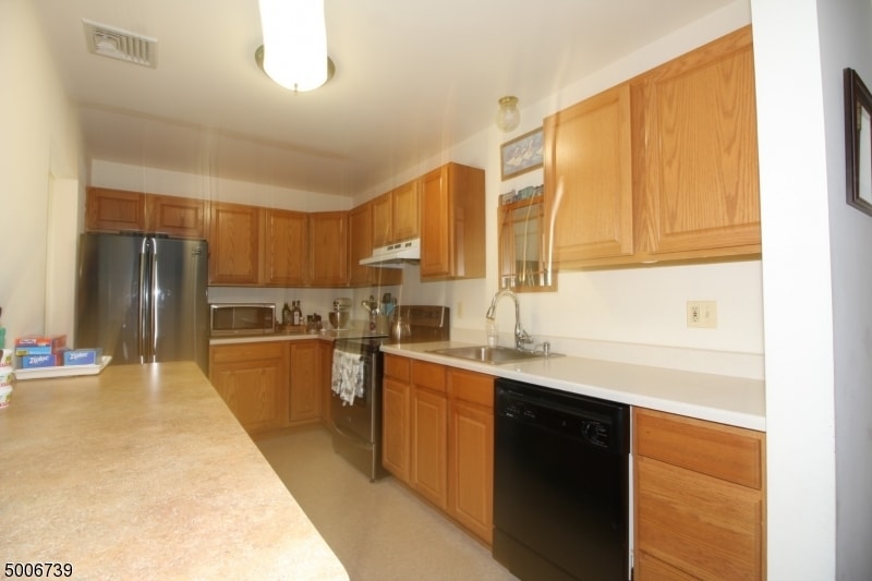 1935 Union Valley Rd Unit D, West Milford, NJ 07421 Room for Rent in