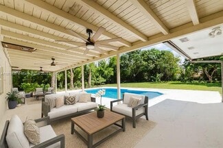 Building Photo - 17701 SW 93rd Ave