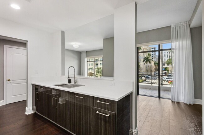 Foto del edificio - 200 E Palmetto Park Rd
