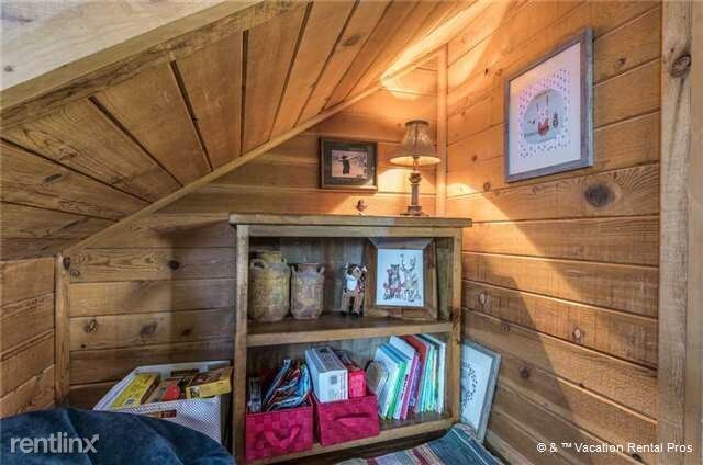 Building Photo - 305 Marble Dr