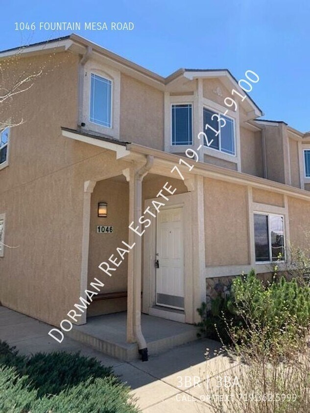 Foto principal - Beautiful 3 Bedroom Townhome Near Ft Carson