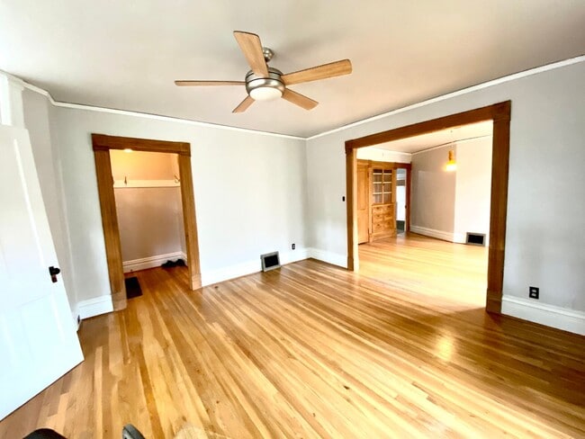 Foto del edificio - 2500 Square Foot 3 Bedroom 2.5 Bath Home i...