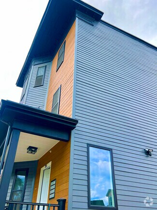 Building Photo - 18 Dunreath St