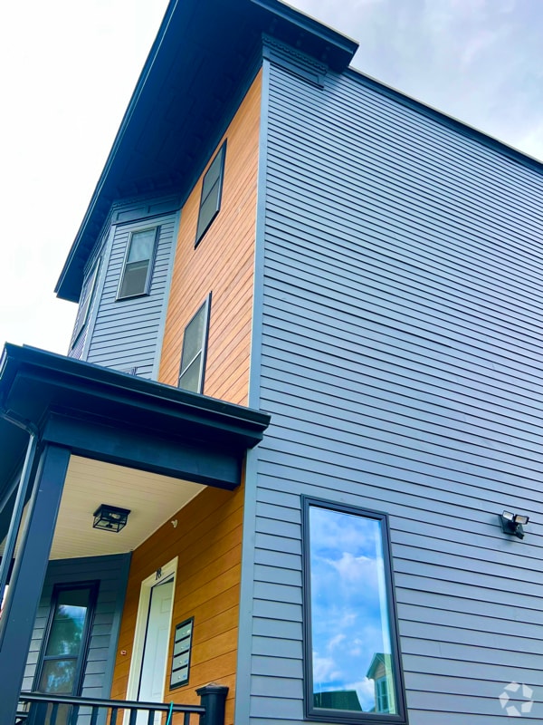 Building Photo - 18 Dunreath St