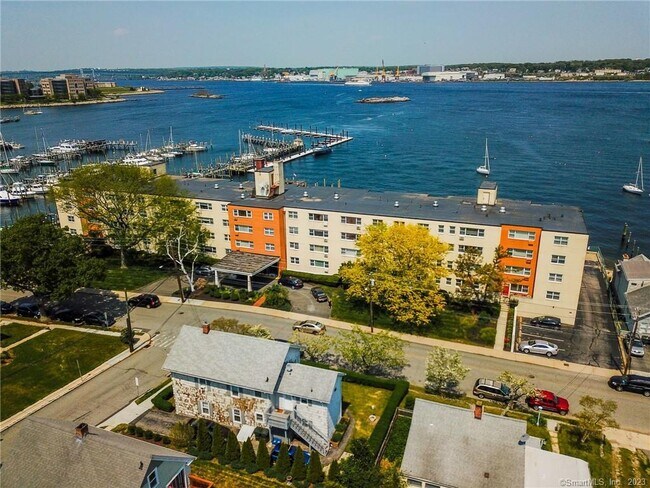 Foto del edificio - 292 Pequot Ave