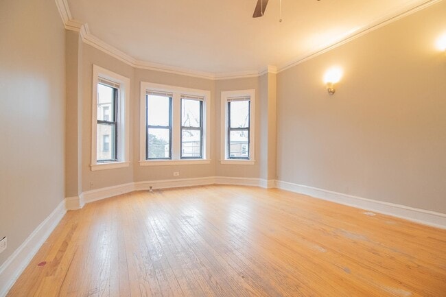 Building Photo - 6509 N Hoyne Ave