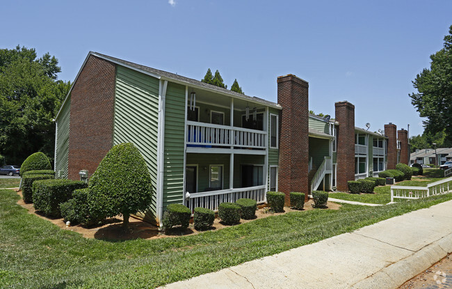 Building Photo - Devonwood Apartment Homes