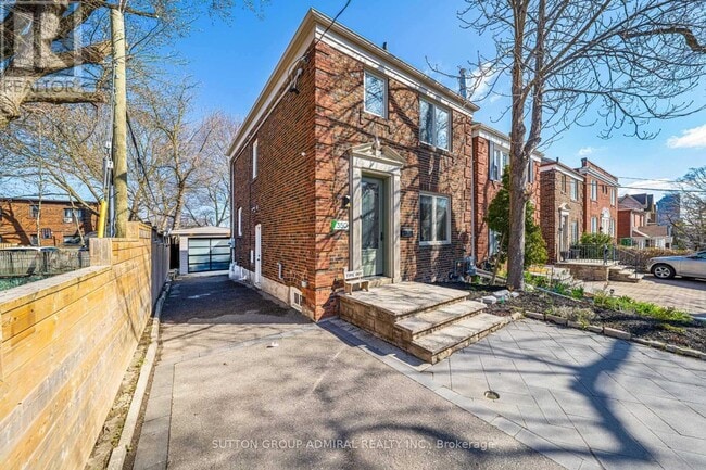 Building Photo - 350 Roselawn Ave