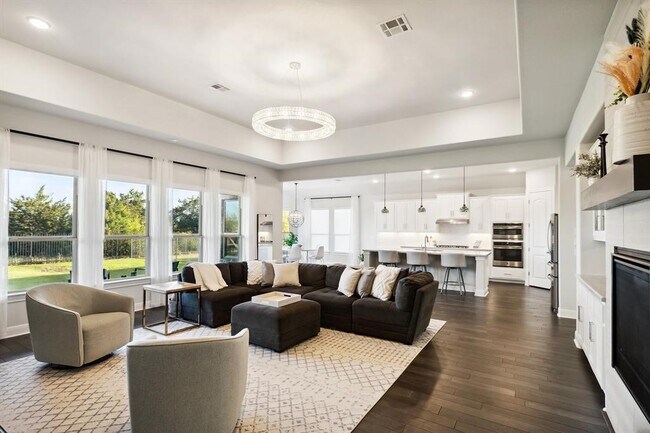 Building Photo - 350 Jacksdaw Dr