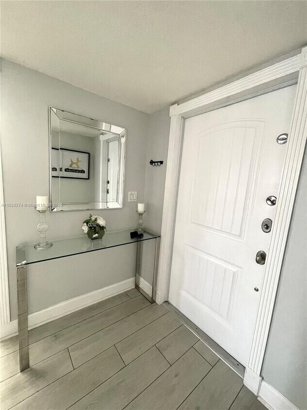 Foto principal - 3181 S Ocean Dr