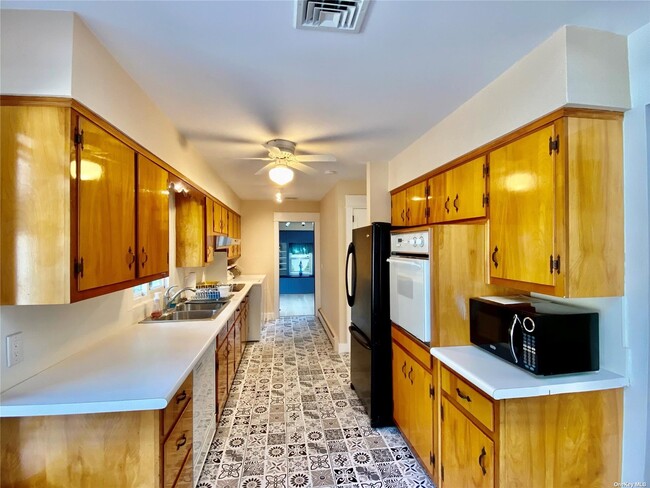 Building Photo - 1230 Crittens Ln