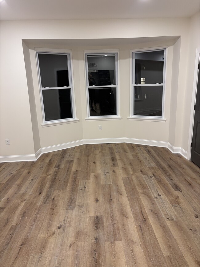 Building Photo - 137 W Washington Ln