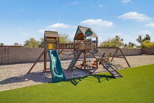 Building Photo - 6315 E Delcoa Ave