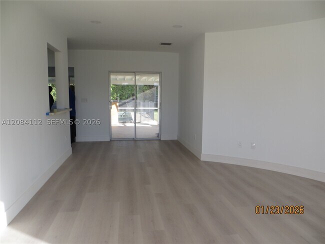 Building Photo - 7435 SW 22nd St