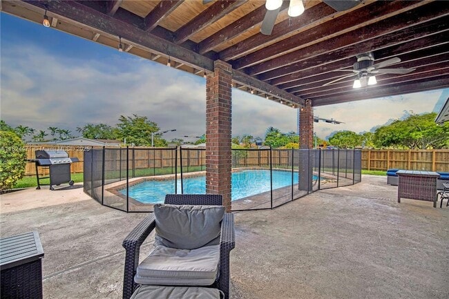 Foto del edificio - 10591 SW 122nd Ct