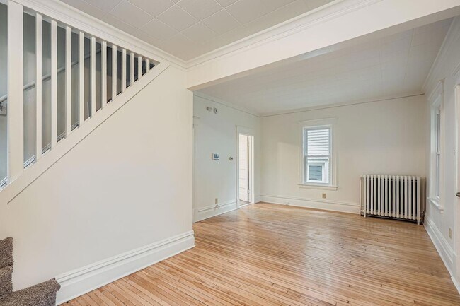 Foto del edificio - 595 Hawthorne Ave E