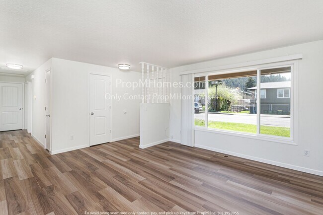 Building Photo - Where Charm Meets Comfort, Three Bedroom R...