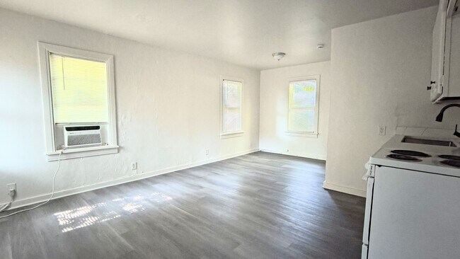 Foto del edificio - 1946 1/2 NW 15th St