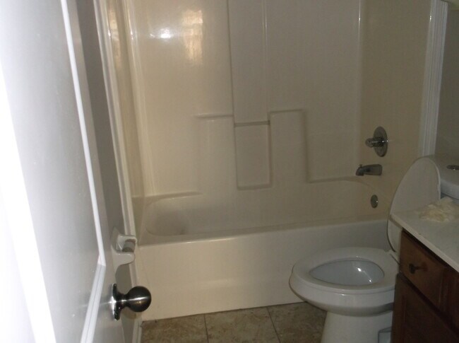 Building Photo - 10204 Morning Hill Dr